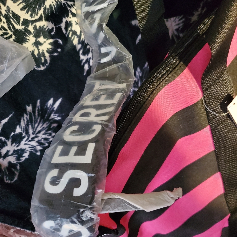 Victoria's Secret Weekend Travel Bag - Picture 12 of 16